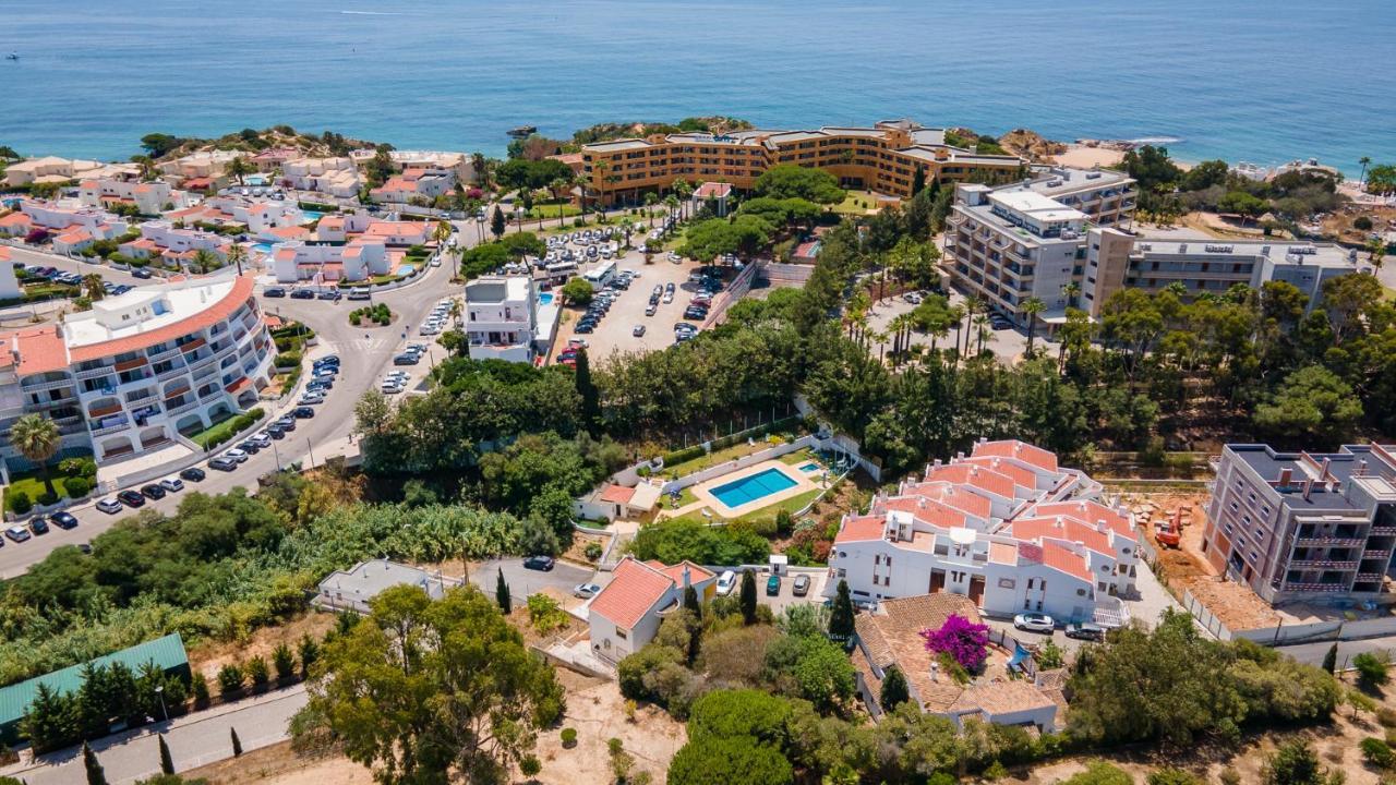 Charming Beachside Apartment W/ Pool By Lovelystay Albufeira Extérieur photo